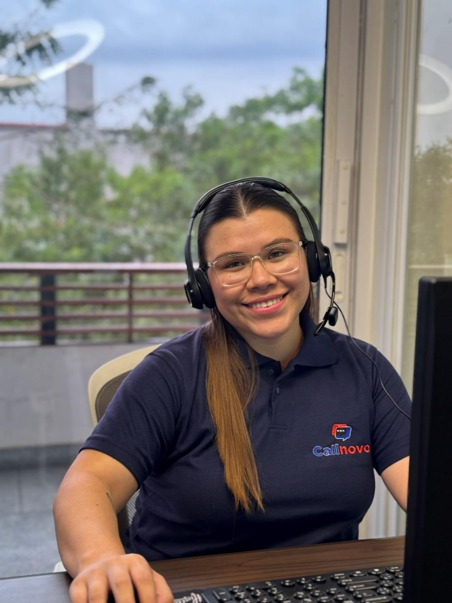 Callnovo customer support team member in a real service environment