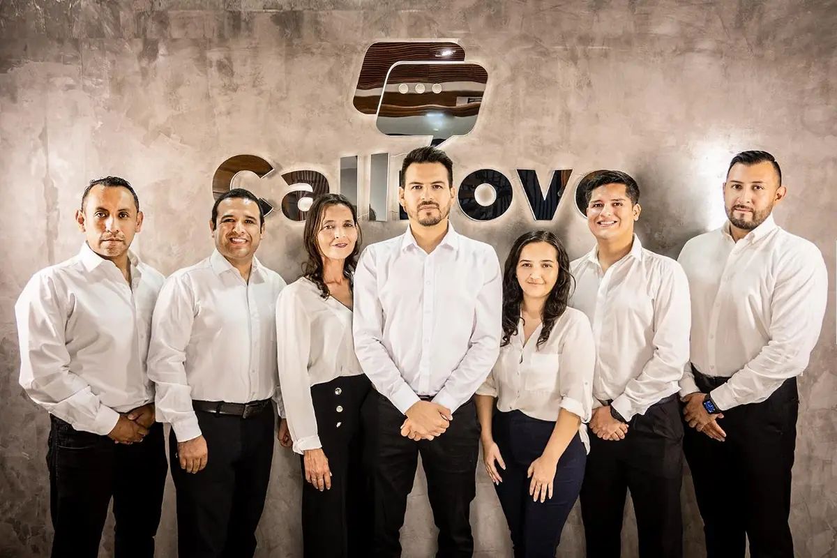 Callnovo overseas customer support team at the office