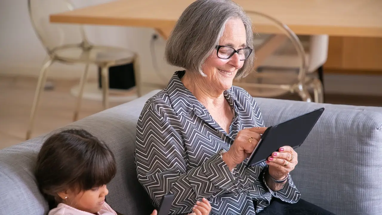 Senior-User Smart Home Support: How FJ Cut Complaints 67%